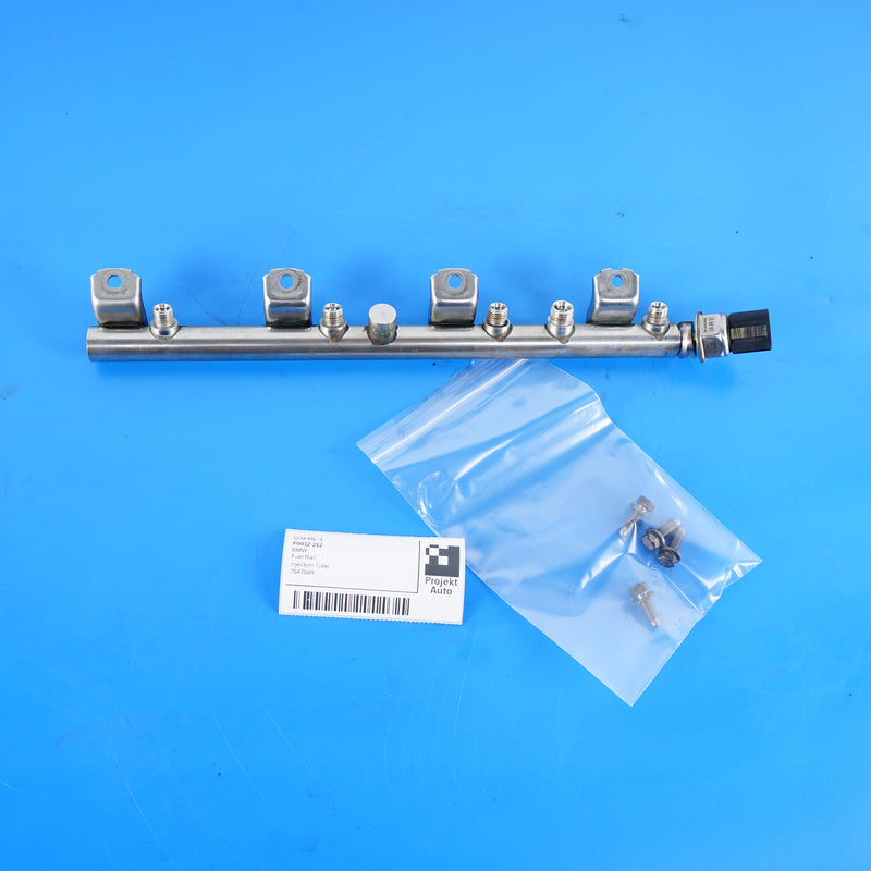 08-14 OEM BMW Right Fuel Rail w Screws/sensor S63 N63 7547599 E70 F01 F02 F04