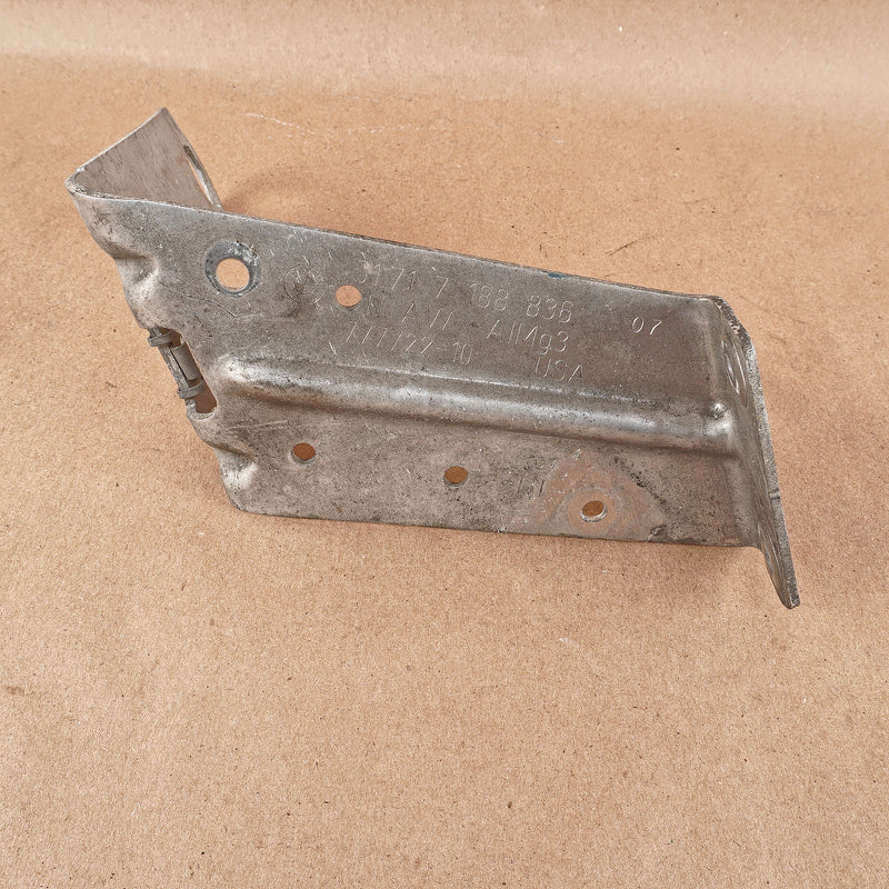 08-19 OEM BMW Front Right Engine Compartment Bracket X5M X6M X5 X6 7188836 E70