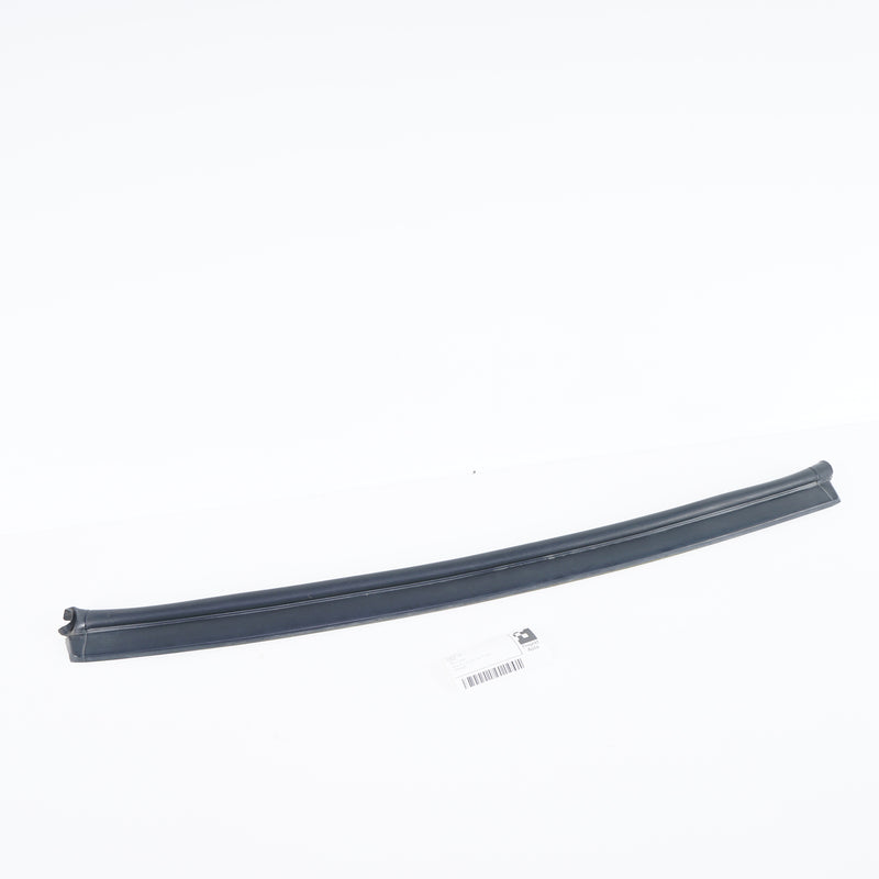 09-17 OEM BMW Front Hood Seal 7199435 F01 F02 F04 F07