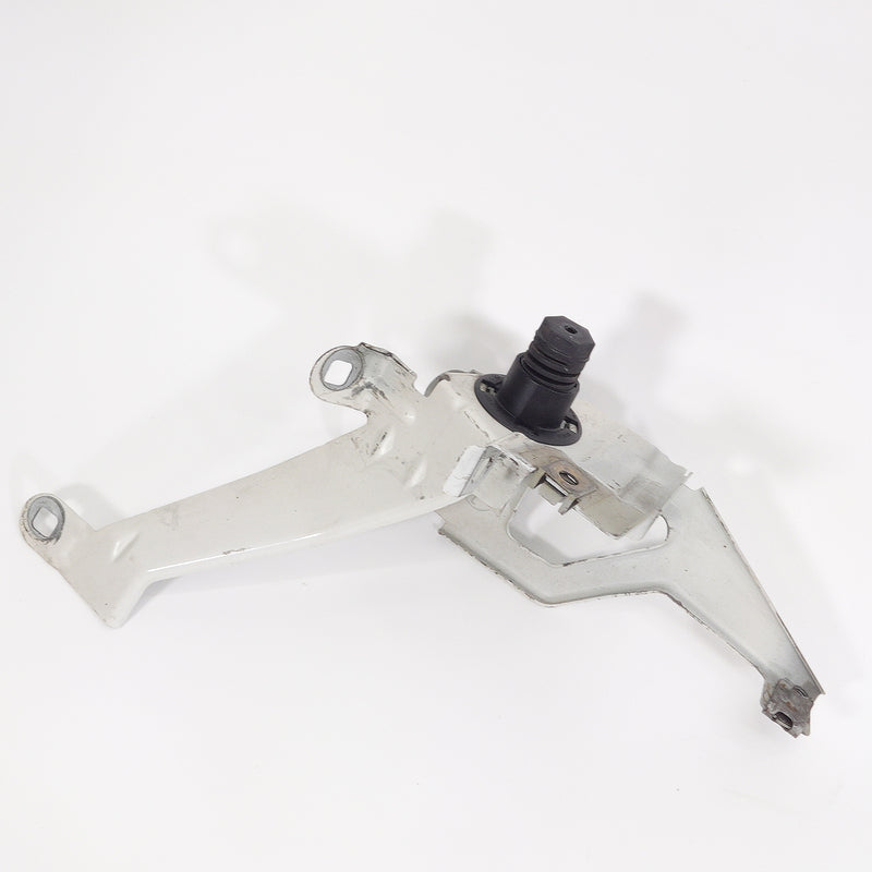 12-19 OEM BMW Front Left Fender Bracket White 7230583 F13 F06 F12