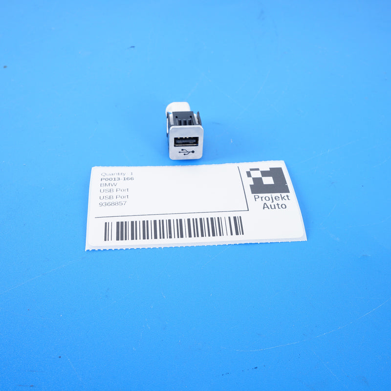 16-18 OEM BMW Silver USB Port 7 Series 9368857 G12