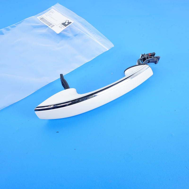 16-19 OEM BMW Right Door Handle Mineral White A96 Comfort Access 7411040 G12