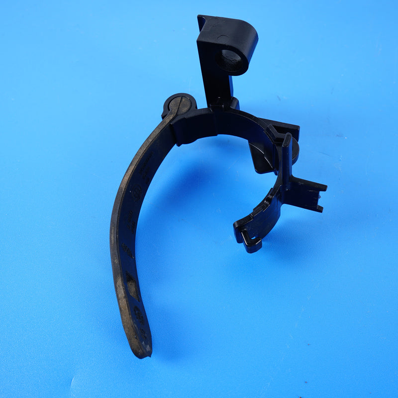 16-19 OEM BMW Water Pump Bracket 8632137 G12 G30