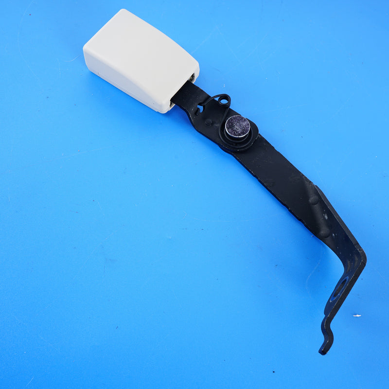 16-22 OEM BMW Rear Left Seat Belt Buckle Ivory White 7 Series 7435907 G12