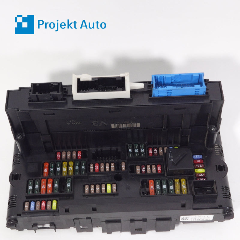 11-21 BMW Front Fuse/Junction Box 9252815 F01 F02 F04 F10 F13 F06 F12 F07