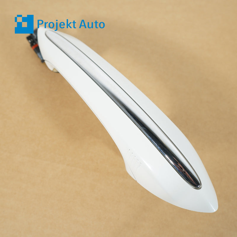 09-19 OEM BMW Right White Door Handle 7231930 F01 F02 F04 F10 F13 F06 F12 F07