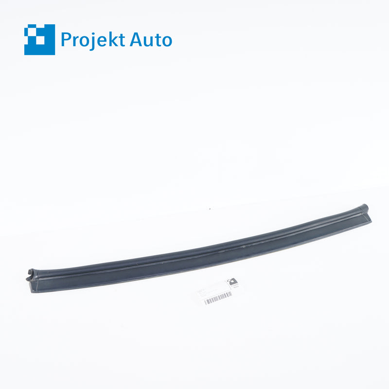 09-17 OEM BMW Front Hood Seal 7199435 F01 F02 F04 F07